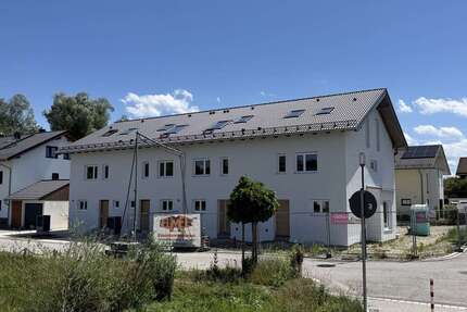 Haus zum Kaufen in Großkarolinenfeld 976.000,00 € 137 m²
