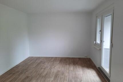 Wohnen, wo die Heide beginnt – 3 Zimmer mit Balkon - Halle (Saale) Dölau