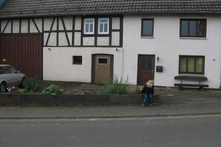 Haus Zu Verkaufen in Allmenrod - 85.000,00&nbsp;EUR Kaufpreis, ca.&nbsp; 101,00&nbsp;m&sup2; in Lauterbach (Hessen) (PLZ: 36341)