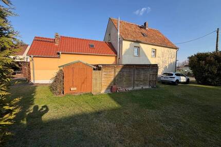Sehr gepflegtes Einfamilienhaus mit Charme und großem Grundstück im Ortsteil der Gemeinde Stauchitz, das um 1999 modernisiert wurde