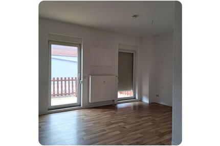 Charmante 2-Raum-Wohnung mit sonniger Terrasse in ruhiger Lage in Spremberg - aktuell wird sie renoviert-