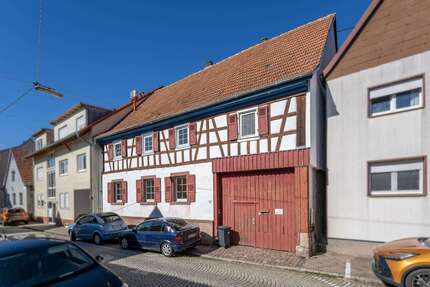 Haus zum Kaufen in Karlsruhe 1.190.000,00 € 238 m²