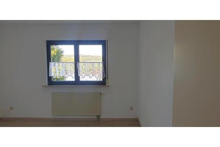 4 Zimmerwohnung Berzhahn Dachwohnung kann dazu gemietet werden - Langenhahn