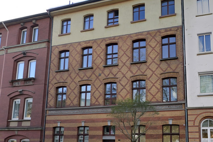 Direkt an der Universität: Rentables Mietshaus in erstklassigem Zustand - Kassel Nord-Holland