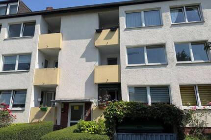 Teilsanierte und renovierte Wohnung mit zwei Zimmern in Mülheim-Dümpten - Mülheim an der Ruhr