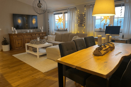 Vollsanierte Dachgeschosswohnung mit Einbauküche, Stellplatz und hellem Wohnambiente in ruhiger Lage - Balve