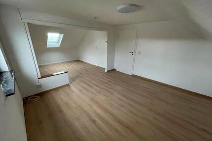 Dachgeschosswohnung mit Einbauküche und FBH in Gersweiler - Saarbrücken West