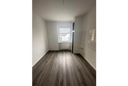 3 - Zimmer Wohnung mit Gartenanteil und Mansardenzimmer - Ideal für Homeoffice Hobbyzimmer - Hemer