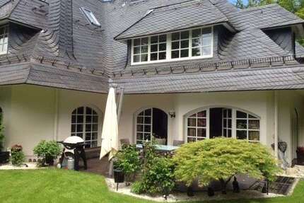 Haus zum Kaufen in Bad Homburg 3.400.000,00 € 566 m²