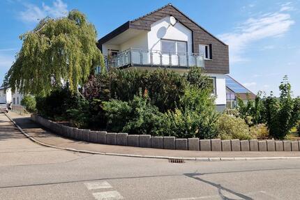 Einfamilienhaus mit Einliegerwohnung in attraktiver Wohnlage - Stetten am kalten Markt