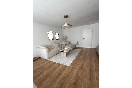 Top renovierte 4,5 Zimmer Erdgeschosswohnung mit Terasse + Garage - Hochdorf