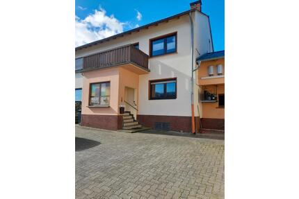 Wohnhaushälfte - 650,00&nbsp;EUR Kaltmiete, ca.&nbsp; 100,00&nbsp;m&sup2; in Olsdorf (PLZ: 54646)