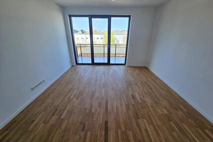 Wohnen im Denkmal - 2 Zimmer, Balkon, Parkett, modernes Bad mit Dusche, Stellplatz, optional EBK - Magdeburg Neue Neustadt