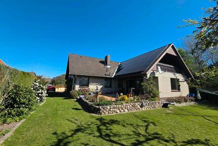 Schönes großes Einfamilienhaus - 420.000,00&nbsp;EUR Kaufpreis, ca.&nbsp; 200,00&nbsp;m&sup2; in Delve (PLZ: 25788)