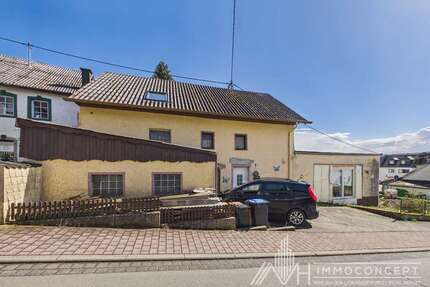 Haus zum Kaufen in Gillenfeld 190.000,00 € 247 m²