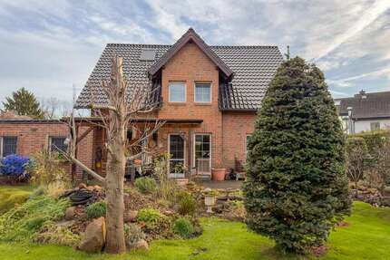 Haus zum Kaufen in Leegebruch 259.000,00 € 185 m²