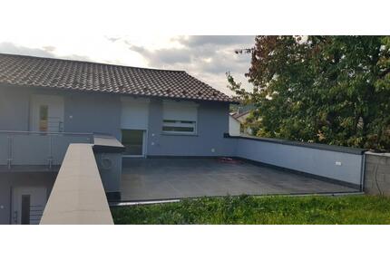 Wohnung mit schönem Garten!!! Neuwertig - nur 3700 €m² - Coburg