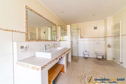 Haus zum Kaufen in Altmannstein-Neuenhinzenhausen 509.900,00 € 181.72 m²
