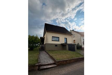 Einfamilienhaus in Nonnweiler - 159.000,00&nbsp;EUR Kaufpreis, ca.&nbsp; 113,00&nbsp;m&sup2; in Nonnweiler (PLZ: 66620)