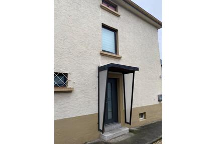 Einfamilienhaus freistehend - 410.000,00&nbsp;EUR Kaufpreis, ca.&nbsp; 80,00&nbsp;m&sup2; in Raunheim (PLZ: 65479)