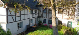 # MFH mit 8 Wohnungen, guter Rendite, neuer Heizung u. Photovoltaik-Anlage # - Kürten
