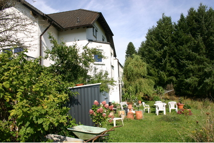 Freistehende Immobilie mit Einliegerwohnung und unverbaubarer Aussicht - Sonnenberg-Winnenberg