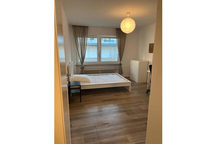 Möbliertes Zimmer in 4er-WG für Student*in - München Ramersdorf-Perlach