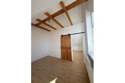 Wohnung 1,5 Zimmer - 520,00&nbsp;EUR Kaltmiete, ca.&nbsp; 42,00&nbsp;m&sup2; in Wackersdorf (PLZ: 92442)