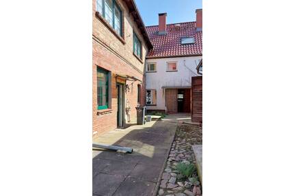 Hier wartet ein besonderes Haus mit altem Charm und viel Potenzial auf neue Eigentümer - Loitz