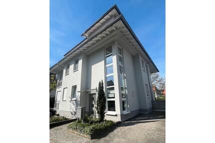 Charmantes möbliertes Apartment mit Loggia in Heppenheim - Heppenheim (Bergstraße)