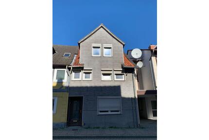 altes, sanierungsbedürftiges, bereits entkerntes Fachwerkhaus - Velpke