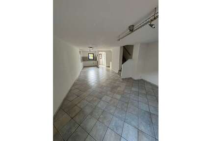 Haus zum Mieten in Ludwigshafen 1.680,00 € 125 m²