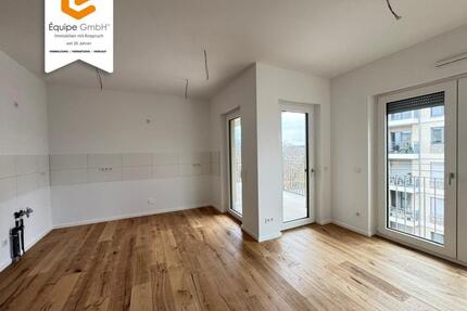 Barrierefreie 3-Raumwohnung mit 2 Balkonen und in bester Lage direkt an der Elbe! - Dresden Neustadt