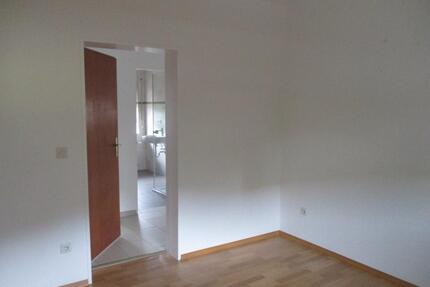 3 Zimmer Wohnung zu vermieten - 540,00&nbsp;EUR Kaltmiete, ca.&nbsp; 80,00&nbsp;m&sup2; in Rödental (PLZ: 96472)