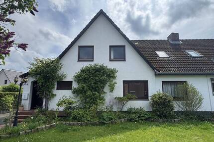 DHH auf großem Grundstück in Norderstedt - auch mit 2. Hälfte als Generationenhaus zu erhalten