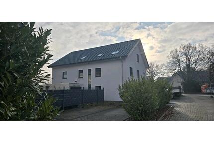 Schöne 4 Zimmer Dachgeschoss Wohnung in zentraler Lage - Herford Diebrock