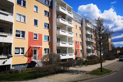 ++ 4 Zimmer mit Balkon ++ - 480,00&nbsp;EUR Kaltmiete, ca.&nbsp; 79,10&nbsp;m&sup2;&nbsp;Wohnfl&auml;che in Bergen auf Rügen (PLZ: 18528)