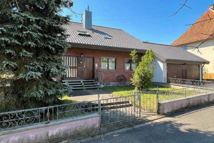 Zweifamilienhaus mit Raum für Lebensentwürfe - Wald