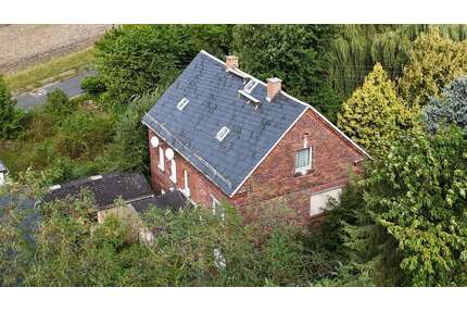 Haus zum Kaufen in Mohlsdorf-Teichwolframsdorf 35.000,00 € 120 m²