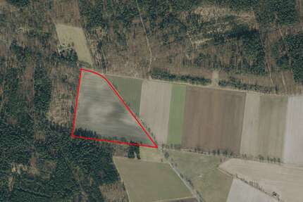 Grundstück in Uetze 652.830,00 € 65283 m²