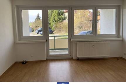 Gemütliche Wohnung mit großem Balkon, Tageslichtbad und separater Küche! - Dorfhain