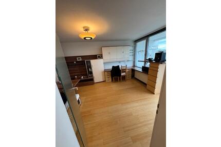 2-Zimmer-Wohnung im Pharao Haus - möbliert, mit großem Balkon - München Bogenhausen