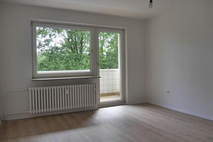 Schöne 3-Zimmer-Wohnung mit Tageslichtbad und Balkon in Neu-Isenburg zu vermieten