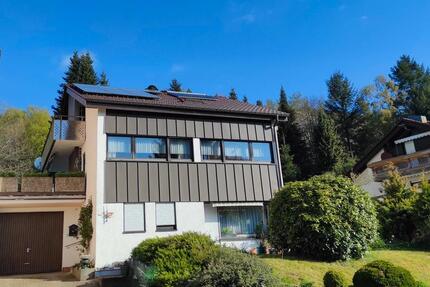 Geräumiges Einfamilienhaus mit Garage und wunderschöner Aussicht - Bad Wildbad
