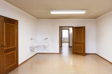 Repräsentative Gewerbe-Räume in historischem Ambiente - wohnwirtschaftliche Nutzung möglich - Bonndorf