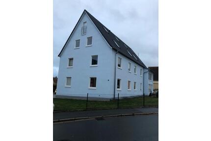 1-ZKB-Wohnung in KU, hell, voll möbliert, inkl. Pkw-Stellplatz - Kulmbach Blaich