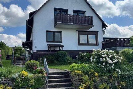 Bad Karlshafen - Helmarshausen - Doppelhaus mit großem Garten u. Garage