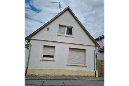 Einfamilienhaus in Riedstadt-Crumstadt (renovierungsbedürftig) - Trebur