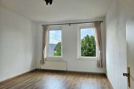 Wohnung zum Mieten in Halle 310,00 € 19 m²