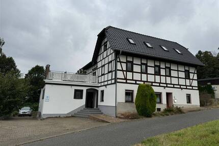 1996 neu aufgebautes Einfamilienhaus mit Einliegerwohnbereich in idyllischer Lage eines Ortsteils der Stadt Hartha - Hartha b Döbeln Nauhain